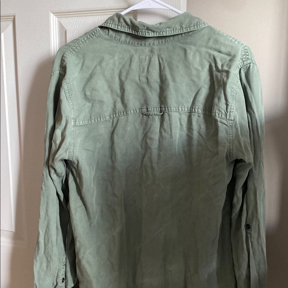 Mint Green Button-Up Shirt - Picture 3 of 3